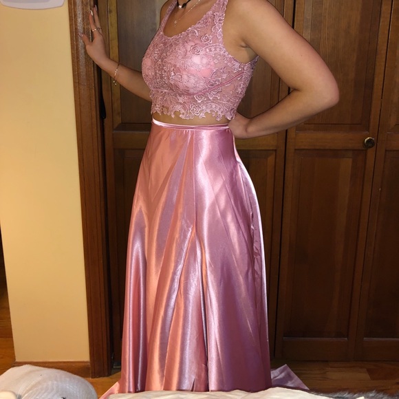 Prom dress - Picture 2 of 2